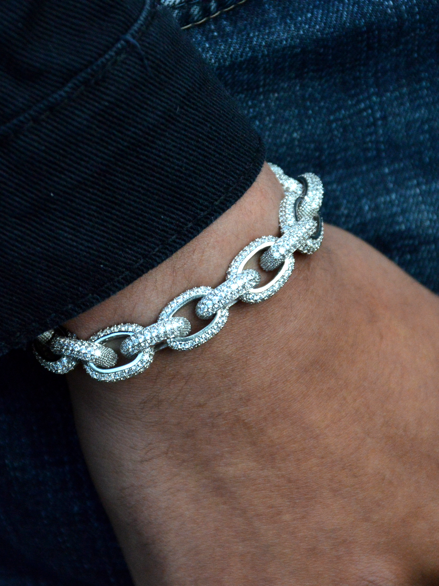 Iced Oval Link Bracelet White Gold